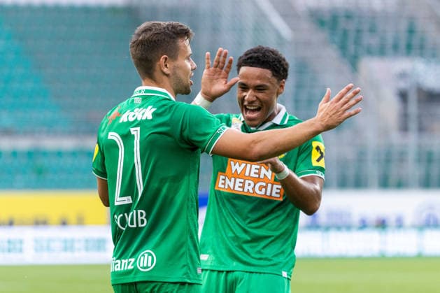 SOCCER - Rapid vs Panathinaikos, test match VIENNA,AUSTRIA,15.JUL.26 - SOCCER - ADMIRAL Bundesliga, Super League, SK Rapid Wien vs Panathinaikos Athen, test match. Image shows the rejoicing of Louis Schaub and Eadon Roka (Rapid).  GEPAxpictures xPhilippxBrem
