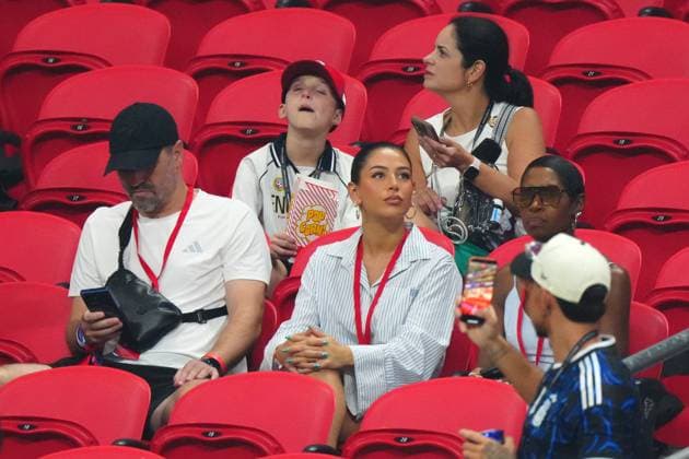 Ashlyn Castro, girlfriend of Jude Bellingham with Mark Bellingham and Denise Bellingham, parents of Jude Bellingham England v Argentina, 2026 FIFA World Cup, WM, Weltmeisterschaft, Fussball Semi Final, Football, Atlanta Stadium, Atlanta, Georgia, USA - 15 Jul 2026Atlanta Atlanta Stadium Georgia (GA) United States of America  Copyright: xJavierxGarcia Shutterstockx 16992264l
