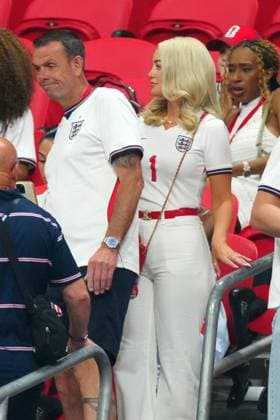 Megan Davison, wife of Jordan Pickford, ahead of kick-off England v Argentina, 2026 FIFA World Cup, WM, Weltmeisterschaft, Fussball Semi Final, Football, Atlanta Stadium, Atlanta, Georgia, USA - 15 Jul 2026Atlanta Atlanta Stadium Georgia (GA) United States of America  Copyright: xJavierxGarcia Shutterstockx 16992264n