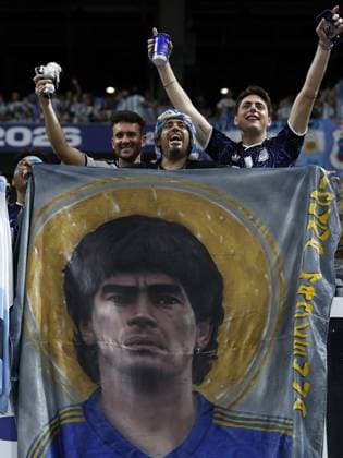 ATLANTA - An Argentina fan with a Diego Maradona flag prior to the 2026 FIFA World Cup, WM, Weltmeisterschaft, Fussball semi-final match between England and Argentina at the Atlanta Stadium on July 15, 2026, in Atlanta, Georgia, United States. MAURICE VAN STEEN ANP FIFA World Cup 2026 - semi final 2026 xVIxANPxSportx xMauricexvanxSteenxIVx 563598314 originalFilename: 563598314.jpg