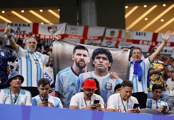 England v Argentina: Semi Final - FIFA World Cup, WM, Weltmeisterschaft, Fussball 2026 Argentina fans with Messi and Maradona banners in front of England fans with flags before the FIFA World Cup 2026 Semi Final match between England and Argentina at Atlanta Stadium on July 15, 2026 in Atlanta, United States. Atlanta Atlanta Stadium GA United States Copyright: xAllstarxPicturexLibraryxLtdx