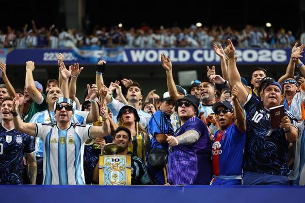 Argentina fans ahead of kick-off England v Argentina, 2026 FIFA World Cup, WM, Weltmeisterschaft, Fussball Semi Final, Football, Atlanta Stadium, Atlanta, Georgia, USA - 15 Jul 2026Atlanta Atlanta Stadium Georgia (GA) United States of America  Copyright: xMichaelxZemanek Shutterstockx 16992756ab