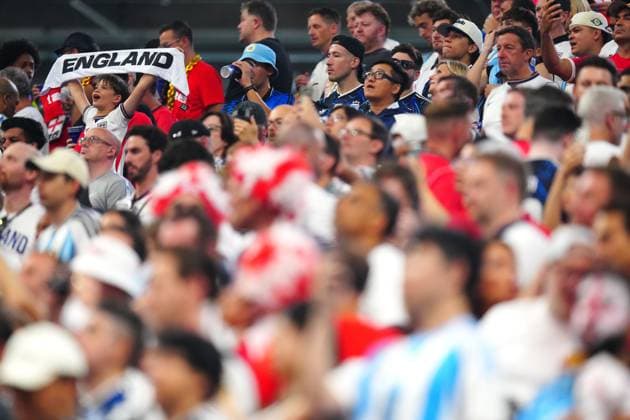 A young England fan ahead of kick-off England v Argentina, 2026 FIFA World Cup, WM, Weltmeisterschaft, Fussball Semi Final, Football, Atlanta Stadium, Atlanta, Georgia, USA - 15 Jul 2026Atlanta Atlanta Stadium Georgia (GA) United States of America  Copyright: xJavierxGarcia Shutterstockx 16992264ab