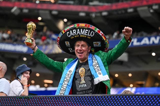 Argentina Supporter during the FIFA World Cup, WM, Weltmeisterschaft, Fussball 2026 Semi Final match between England and Argentina at Atlanta Stadium on July 15, 2026 in Atlanta, United States. (Photo by Harry Langer DeFodi Images) - *** An Argentina fan during the 2026 FIFA World Cup semifinal match between England and Argentina at Atlanta Stadium on July 15, 2026, in Atlanta, United States. Photo by Harry Langer, DeFodi Images