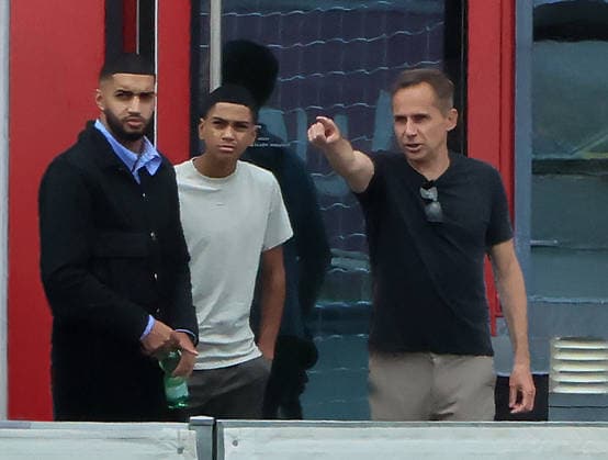 15.07.2026, FC Bayern Training , Saebenerstrasse Muenchen, Fussball, im Bild: Neuzugang Ismael Saibari wird das FCB Trainingsgelaende gezeigt *** July 15, 2026, FC Bayern Training, Saebenerstrasse, Munich, Soccer, Sports; Pictured: New signing Ismael Saibari is shown around the FCB training facility