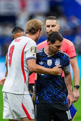 260715 Harry Kane of England and Lionel Messi of Argentina during the FIFA World Cup, WM, Weltmeisterschaft, Fussball 2026 semifinal football match between England and Argentina on July 15, 2026 in Atlanta. Photo: Joel Marklund BILDBYRAN kod JM JM0828 bbeng fotboll football soccer fotball vm fotbolls-vm fotball-vm fotbolls-vm 2026 fifa world cup 2026 semifinal england argentina *** July 15, 2026: Harry Kane of England and Lionel Messi of Argentina during the 2026 FIFA World Cup soccer semifinal match between England and Argentina on July 15, 2026 in Atlanta. Photo by Joel Marklund. BILDBYRAN code JM JM0828 bbeng soccer football soccer World Cup soccer World Cup 2026 FIFA World Cup 2026 semifinal England Argentina  Copyright: JOELxMARKLUND BB260715JM013