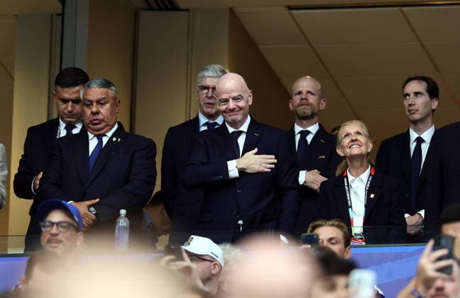FIFA World Cup, WM, Weltmeisterschaft, Fussball 2026 semifinals - England vs Argentina FIFA president Gianni Infantino (C) during the FIFA World Cup 2026 semifinals match England against Argentina, in Atlanta, USA, 15 July 2026. ATLANTA United States  Copyright: xRONALDxWITTEKx