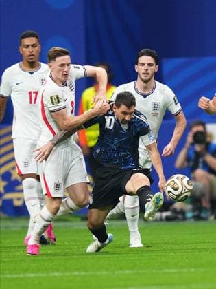England v Argentina - FIFA World Cup, WM, Weltmeisterschaft, Fussball 2026 - Semi Finals ATLANTA, GEORGIA - JULY 15: Argentina’s Lionel Messi is challenged by England’s Conor Gallagher, Declan Rice and Harry Kane during the 2026 FIFA World Cup semifinal match between England and Argentina at Atlanta Stadium in Atlanta, Georgia, United States, on July 15, 2026. Evrim Aydin Anadolu Atlanta United States. Editorial use only. Please get in touch for any other usage.  Copyright: x2026xAnadoluxEvrimxAydinx