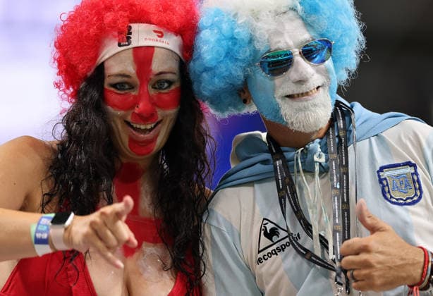 (260716) -- ATLANTA, July 16, 2026 -- Fans of both teams pose before the semifinal match between Argentina and England at the 2026 FIFA World Cup, WM, Weltmeisterschaft, Fussball at Atlanta Stadium in Atlanta, the United States, July 15, 2026. ) (SP)U.S.-ATLANTA-FOOTBALL-FIFA WORLD CUP-SEMIFINAL-ARG VS ENG CaoxCan 