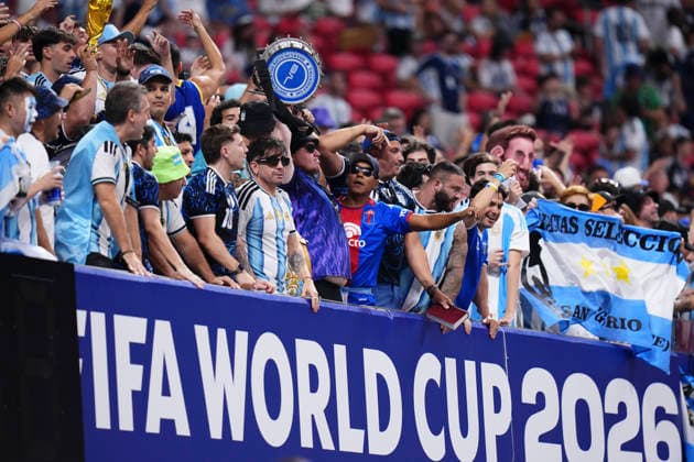 July 15, 2026, Atlanta, Georgia, United States: Supporters of Argentina celebrate during the FIFA World Cup, WM, Weltmeisterschaft, Fussball 2026 Semi Final match between England and Argentina at Atlanta Stadium on July 15, 2026 in Atlanta, Georgia. Atlanta United States - ZUMAa181 20260715_zaa_a181_039 Copyright: xJosexBretonx