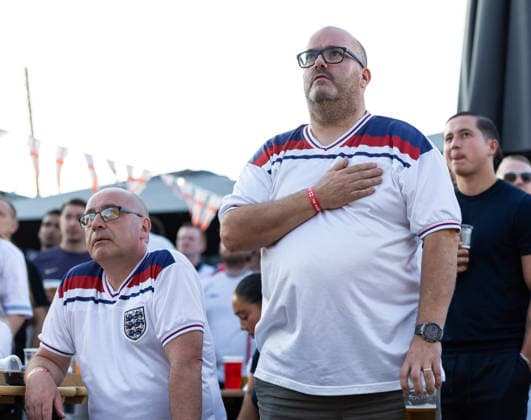England v Argentina at Broomfields England fans in The Ravens Nest during a screening of the FIFA World Cup, WM, Weltmeisterschaft, Fussball 2026 match between England and Argentina at Broomfields in the CopperJax Community Stadium, London 15 07 2026 UK Newspapers OUT Copyright: xBenxPetersx FIL-23623-0019