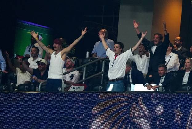 David Beckham, Victoria Beckham, Romeo Beckham, Cruz Beckham and Harper Beckham react England v Argentina, 2026 FIFA World Cup, WM, Weltmeisterschaft, Fussball Semi Final, Football, Atlanta Stadium, Atlanta, Georgia, USA - 15 Jul 2026Atlanta Atlanta Stadium Georgia (GA) United States of America  Copyright: xJavierxGarcia Shutterstockx 16992264br