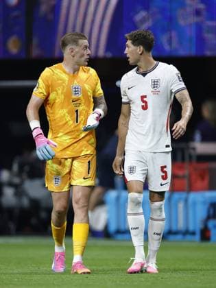 ATLANTA - England goalkeeper Jordan Pickford and John Stones of England during the 2026 FIFA World Cup, WM, Weltmeisterschaft, Fussball semi-final match between England and Argentina at the Atlanta Stadium on July 15, 2026, in Atlanta, Georgia, United States. MAURICE VAN STEEN ANP FIFA World Cup 2026 - semi final 2026 xVIxANPxSportx xMauricexvanxSteenxIVx 563602579 originalFilename: 563602579.jpg