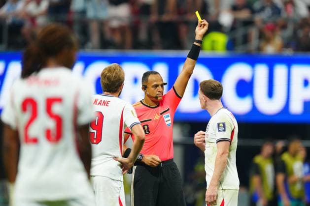 Elliot Anderson of England is shown the yellow card England v Argentina, 2026 FIFA World Cup, WM, Weltmeisterschaft, Fussball Semi Final, Football, Atlanta Stadium, Atlanta, Georgia, USA - 15 Jul 2026Atlanta Atlanta Stadium Georgia (GA) United States of America  Copyright: xJavierxGarcia Shutterstockx 16992264bx