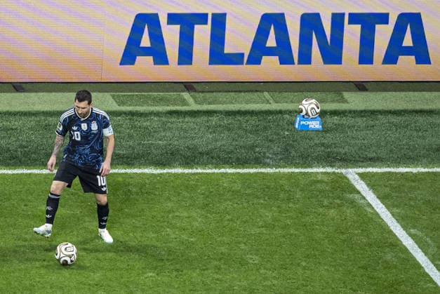 Lionel Messi of Argentina controls the ball during the FIFA World Cup, WM, Weltmeisterschaft, Fussball 2026 Semifinal match between England and Argentina at Atlanta Stadium on July 15th,2026 (Photo by Joao Bravo Sports Press Photo)  Copyright: xJoaoxBravo SportsxPressxPhotox Sportspressphoto_SPR191241