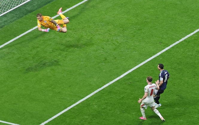 FIFA World Cup, WM, Weltmeisterschaft, Fussball 2026 semifinals - England vs Argentina England goalkeeper Jordan Pickford in action during the FIFA World Cup 2026 semifinals match England against Argentina, in Atlanta, USA, 15 July 2026. ATLANTA United States  Copyright: xCRISTOBALxHERRERA-ULASHKEVICHx