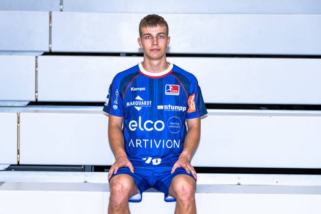 Mischa Locher, (HBW Balingen Weilstetten, 20), , Neuzugang, Saison 2026 2027 HBW Balingen Weilstetten, Handball, Opel 1. Handball Bundesliga, Mannschaftsfoto, Portraittermin, hi.Reihe v.l., Saison 2026 2027, 15.07.2026 Eibner-Pressefoto Andreas Ulmer HBW Balingen Weilstetten, Handball, Opel 1. Handball Bundesliga, Mannschaftsfoto, Portraittermin, hi.Reihe v.l., Saison 2026 2027, 15.07.2026 Balingen *** Mischa Locher, HBW Balingen Weilstetten, 20, , New Signing, 2026–2027 Season HBW Balingen Weilstetten, Handball, Opel 1 Handball Bundesliga, Team Photo, Portrait Session, Back Row from Left, 2026–2027 Season, July 15, 2026 Eibner Press Photo Andreas Ulmer HBW Balingen Weilstetten, handball, Opel 1 Handball Bundesliga, team photo, portrait session, back row from left, 2026–2027 season, July 15, 2026, Balingen Copyright: xEibner-Pressefoto AndreasxUlmerx EP_AUR