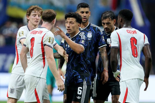 England v Argentina: Semi Final - FIFA World Cup, WM, Weltmeisterschaft, Fussball 2026 Elliot Anderson of England and Lisandro Martinez of Argentina in incident during the FIFA World Cup 2026 Semi Final match between England and Argentina at Atlanta Stadium on July 15, 2026 in Atlanta, United States. Atlanta Atlanta Stadium GA United States Copyright: xAllstarxPicturexLibraryxLtdx