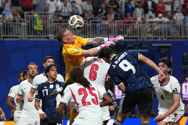 England s Jordan Pickford (above) clears the ball during the 2026 FIFA World Cup, WM, Weltmeisterschaft, Fussball semifinal match between England and Argentina at Mercedes-Benz Stadium in Atlanta, United States 15 July 2026. FIFA World Cup 2026 Semifinals: England - Argentina !ACHTUNG: NUR REDAKTIONELLE NUTZUNG!  Copyright: xOctavioxGuzmánx AMDEP8757 20260715-55020904122_1