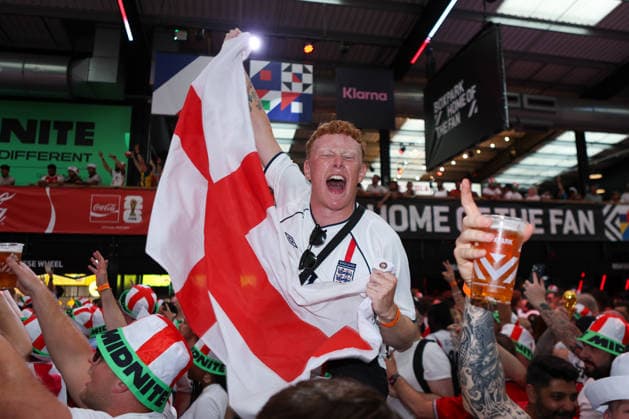 England fan enjoy the pre-match atmosphere prior to the England v Argentina match Fans at Box Park Wembley, Football, World Cup 2026, London, UK - 15 Jul 2026London Wembley United Kingdom  Copyright: xHanc WiredxPhotos Shutterstockx 16992959l