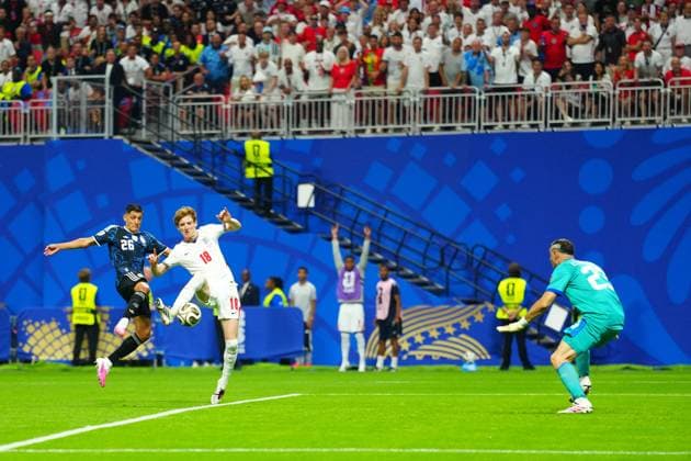 Anthony Gordon scores for England England v Argentina, 2026 FIFA World Cup, WM, Weltmeisterschaft, Fussball Semi Final, Football, Atlanta Stadium, Atlanta, Georgia, USA - 15 Jul 2026Atlanta Atlanta Stadium Georgia (GA) United States of America  Copyright: xJavierxGarcia Shutterstockx 16992264ck