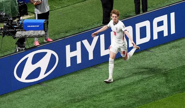 Anthony Gordon of England celebrates scoring a goal to make the score 1-0. England v Argentina, 2026 FIFA World Cup, WM, Weltmeisterschaft, Fussball Semi Final, Football, Atlanta Stadium, Atlanta, Georgia, USA - 15 Jul 2026Atlanta Atlanta Stadium Georgia (GA) United States of America  Copyright: xIsmaelxAdnan Shutterstockx 16992263cu