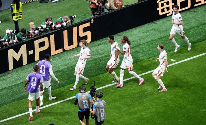 Anthony Gordon of England celebrates scoring a goal to make the score 1-0. England v Argentina, 2026 FIFA World Cup, WM, Weltmeisterschaft, Fussball Semi Final, Football, Atlanta Stadium, Atlanta, Georgia, USA - 15 Jul 2026Atlanta Atlanta Stadium Georgia (GA) United States of America  Copyright: xIsmaelxAdnan Shutterstockx 16992263cx