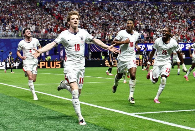 FIFA World Cup, WM, Weltmeisterschaft, Fussball 2026 semifinals - England vs Argentina Anthony Gordon of England celebrates scoring the 1-0 during the FIFA World Cup 2026 semifinals match England against Argentina, in Atlanta, USA, 15 July 2026. ATLANTA United States  Copyright: xRONALDxWITTEKx