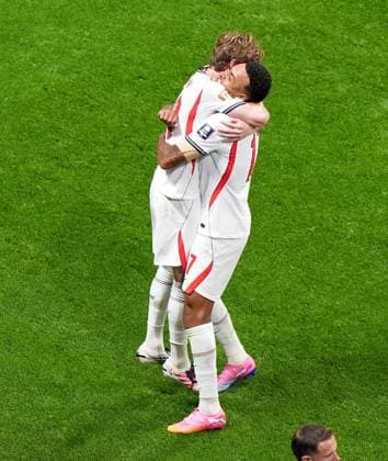 Anthony Gordon of England celebrates scoring a goal to make the score 1-0 with Morgan Rogers of England. England v Argentina, 2026 FIFA World Cup, WM, Weltmeisterschaft, Fussball Semi Final, Football, Atlanta Stadium, Atlanta, Georgia, USA - 15 Jul 2026Atlanta Atlanta Stadium Georgia (GA) United States of America  Copyright: xIsmaelxAdnan Shutterstockx 16992263dc