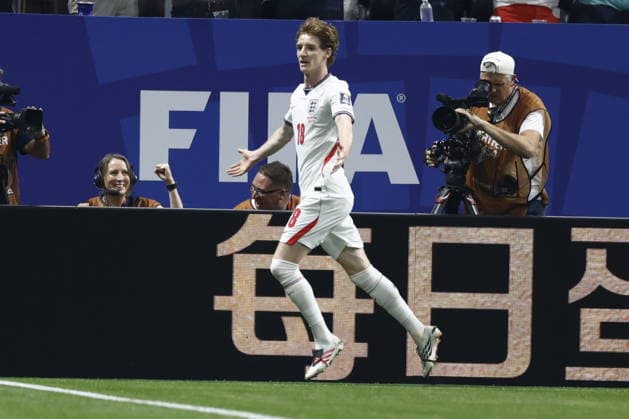 FIFA World Cup, WM, Weltmeisterschaft, Fussball 2026 semifinals - England vs Argentina Anthony Gordon of England celebrates after scoring the opening goal in the FIFA World Cup 2026 semifinals match England against Argentina, in Atlanta, USA, 15 July 2026. ATLANTA United States  Copyright: xWILLxOLIVERx