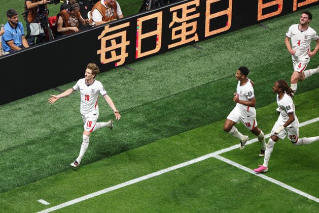 England v Argentina FIFA World Cup, WM, Weltmeisterschaft, Fussball 15 July 2026, Atlanta - FIFA World Cup Football - Semi-Final - England v Argentina - Anthony Gordon of England celebrates after scoring the opening goal - Photo: Charlotte Wilson Offside. Atlanta Georgia USA *** England gegen Argentinien – FIFA-Weltmeisterschaft am 15. Juli 2026 in Atlanta – Halbfinale der FIFA-Fußball-Weltmeisterschaft: England gegen Argentinien – Anthony Gordon aus England jubelt nach seinem Führungstreffer – Foto: Charlotte Wilson – Abseits – Atlanta, Georgia, USA  Copyright: xCharlottexWilsonx xOffsidexOffside