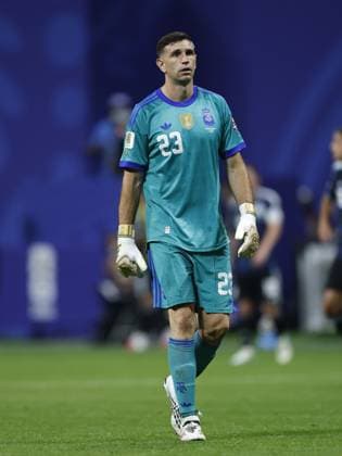 ATLANTA - Argentina goalkeeper Emiliano Martinez dejected during the 2026 FIFA World Cup, WM, Weltmeisterschaft, Fussball semi-final match between England and Argentina at the Atlanta Stadium on July 15, 2026, in Atlanta, Georgia, United States. MAURICE VAN STEEN ANP FIFA World Cup 2026 - semi final 2026 xVIxANPxSportx xMauricexvanxSteenxIVx 563606955 originalFilename: 563606955.jpg