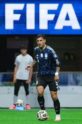 Leandro Paredes of Argentina controls the ball during a FIFA Men’s World Cup 2026 semi-final football match between England and Argentina at Atlanta Stadium, in Atlanta on July 15th 2026 (Photo by Leo Barrilari SPP)  Copyright: xLeoxBarrilari SPPx Sportspressphoto_SPR191488