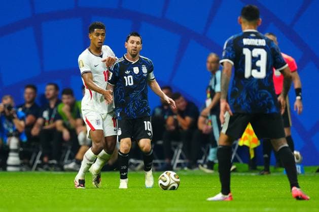 Jude Bellingham of England and Lionel Messi of Argentina England v Argentina, 2026 FIFA World Cup, WM, Weltmeisterschaft, Fussball Semi Final, Football, Atlanta Stadium, Atlanta, Georgia, USA - 15 Jul 2026Atlanta Atlanta Stadium Georgia (GA) United States of America  Copyright: xJavierxGarcia Shutterstockx 16992264da