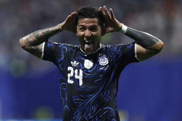 Sport Bilder des Tages FIFA World Cup, WM, Weltmeisterschaft, Fussball 2026 semifinals - England vs Argentina Enzo Fernandez of Argentina celebrates after scoring the 1-1 equalizer during the FIFA World Cup 2026 semifinals match England against Argentina, in Atlanta, USA, 15 July 2026. ATLANTA United States  Copyright: xWILLxOLIVERx