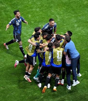 Enzo Fernandez of Argentina celebrates scoring a goal to make the score 1-1. England v Argentina, 2026 FIFA World Cup, WM, Weltmeisterschaft, Fussball Semi Final, Football, Atlanta Stadium, Atlanta, Georgia, USA - 15 Jul 2026Atlanta Atlanta Stadium Georgia (GA) United States of America  Copyright: xIsmaelxAdnan Shutterstockx 16992263el