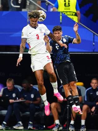 England v Argentina - FIFA World Cup, WM, Weltmeisterschaft, Fussball 2026 - Semi Finals ATLANTA, USA - JULY 15: Gonzalo Montiel (4) of Argentina in action against Nico O Reilly (3) of England during the 2026 FIFA World Cup semi-final match between England and Argentina at Mercedes-Benz Stadium (Atlanta Stadium) in Atlanta, Georgia, United States on July 15, 2026. Evrim Aydin Anadolu Georgia United States. Editorial use only. Please get in touch for any other usage.  Copyright: x2026xAnadoluxEvrimxAydinx