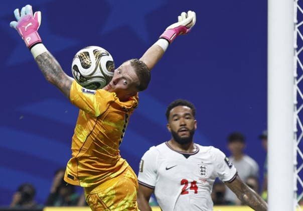 FIFA World Cup, WM, Weltmeisterschaft, Fussball 2026 semifinals - England vs Argentina Goalkeeper Jordan Pickford of England in action during the FIFA World Cup 2026 semifinals match England against Argentina, in Atlanta, USA, 15 July 2026. ATLANTA United States  Copyright: xWILLxOLIVERx