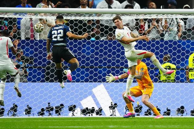 Lautaro Martinez scores for Argentina England v Argentina, 2026 FIFA World Cup, WM, Weltmeisterschaft, Fussball Semi Final, Football, Atlanta Stadium, Atlanta, Georgia, USA - 15 Jul 2026Atlanta Atlanta Stadium Georgia (GA) United States of America  Copyright: xJavierxGarcia Shutterstockx 16992264dc