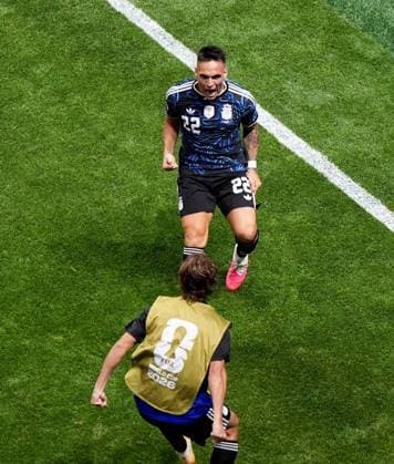 Lautaro Martinez of Argentina celebrates scoring a goal to make the score 1-2. England v Argentina, 2026 FIFA World Cup, WM, Weltmeisterschaft, Fussball Semi Final, Football, Atlanta Stadium, Atlanta, Georgia, USA - 15 Jul 2026Atlanta Atlanta Stadium Georgia (GA) United States of America  Copyright: xIsmaelxAdnan Shutterstockx 16992263er