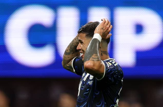 US Soccer World Cup England - Argentina 9206185 15.07.2026 Argentina™s Enzo Fernandez celebrates the team s second goal scored by Lautaro Martinez during the FIFA World Cup, WM, Weltmeisterschaft, Fussball 2026 semi-final soccer match between England and Argentina at the Atlanta Stadium in Atlanta, Georgia, the United States. Nafis Sirazetdinov Sputnik Atlanta Georgia USA  Copyright: xNafisxSirazetdinovx