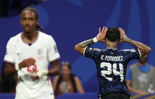 US Soccer World Cup England - Argentina 9206186 15.07.2026 Argentina™s Enzo Fernandez celebrates the team s second goal scored by Lautaro Martinez during the FIFA World Cup, WM, Weltmeisterschaft, Fussball 2026 semi-final soccer match between England and Argentina at the Atlanta Stadium in Atlanta, Georgia, the United States. Nafis Sirazetdinov Sputnik Atlanta Georgia USA  Copyright: xNafisxSirazetdinovx