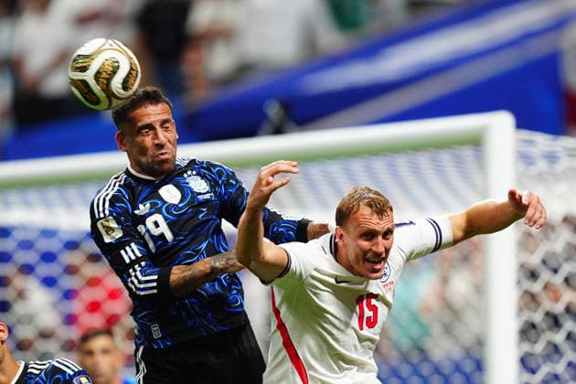 England v Argentina - FIFA World Cup, WM, Weltmeisterschaft, Fussball 2026 - Semi Finals ATLANTA, GEORGIA - JULY 15: Argentina’s Otamendi competes against Dan Burn of England during the 2026 FIFA World Cup semifinal match between England and Argentina at Atlanta Stadium in Atlanta, Georgia, United States, on July 15, 2026. Evrim Aydin Anadolu Georgia United States. Editorial use only. Please get in touch for any other usage.  Copyright: x2026xAnadoluxEvrimxAydinx
