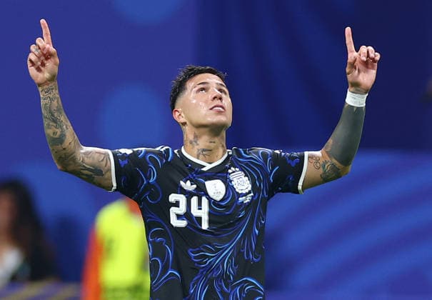 Argentina s Enzo Fernández (24) celebrates after scoring a goal against England in the second half of their semi-final FIFA World Cup, WM, Weltmeisterschaft, Fussball match at Atlanta Stadium in Atlanta, Georgia, on Wednesday, July 15, 2026.  ATL20260715923 CHRISTIANxBRUNSKILL