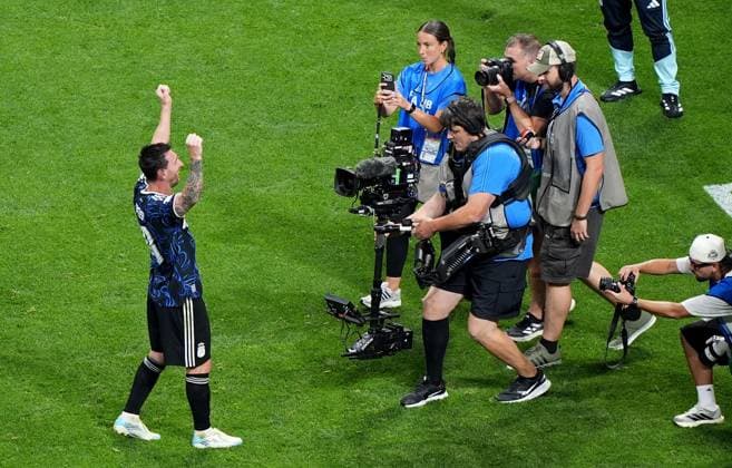 Lionel Messi of Argentina celebrates at full time. England v Argentina, 2026 FIFA World Cup, WM, Weltmeisterschaft, Fussball Semi Final, Football, Atlanta Stadium, Atlanta, Georgia, USA - 15 Jul 2026Atlanta Atlanta Stadium Georgia (GA) United States of America  Copyright: xIsmaelxAdnan Shutterstockx 16992263fs