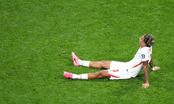 Nico O Reilly of England at full time. England v Argentina, 2026 FIFA World Cup, WM, Weltmeisterschaft, Fussball Semi Final, Football, Atlanta Stadium, Atlanta, Georgia, USA - 15 Jul 2026Atlanta Atlanta Stadium Georgia (GA) United States of America  Copyright: xIsmaelxAdnan Shutterstockx 16992263fu