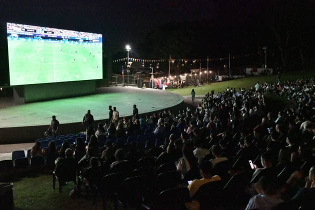 Fans Watch England-Argentina World Cup Semi-Final in Ramat Gan RAMAT GAN, ISRAEL JULY 15, 2026: People gather at an open-air amphitheatre in the National Park in Ramat Gan, Israel, to watch the FIFA World Cup, WM, Weltmeisterschaft, Fussball 2026 semi-final match between England and Argentina on a giant screen on July 15, 2026. The public viewing drew football fans who followed the match together as part of the tournament celebrations. Ramat-Gan Israel Copyright: x xTomerxNeubergx xJNAxPressx