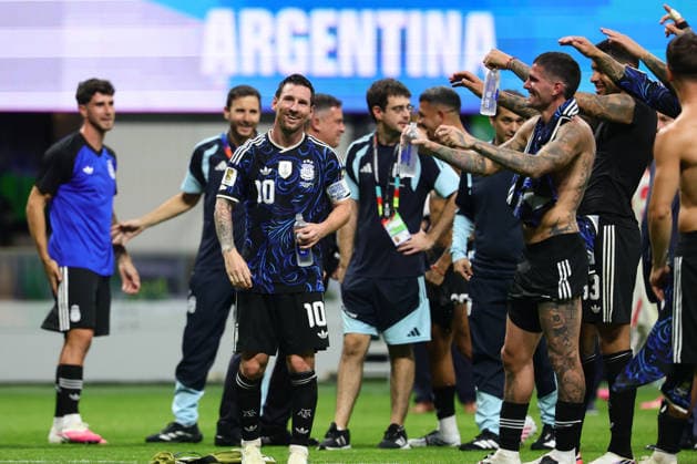 Lionel Messi of Argentina celebrates after defeating England to make the Final during the FIFA World Cup, WM, Weltmeisterschaft, Fussball 2026 Semi Final match between England and Argentina at the Mercedez-Benz Stadium, Atlanta, USA on 15 July 2026. Copyright: xPeterxDovganx 45260043