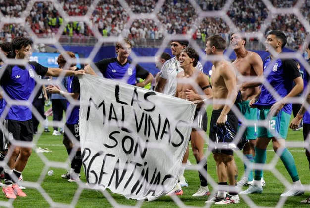 Sport Themen der Woche KW29 Argentina vs Inglaterra Foto: FOTOBAIRES Semifinal. Copa Mundial de Futbol 2026 *** Argentina vs. England Photo by FOTOBAIRES 2026 World Cup Semifinal Copyright: xxdanielxferrarix