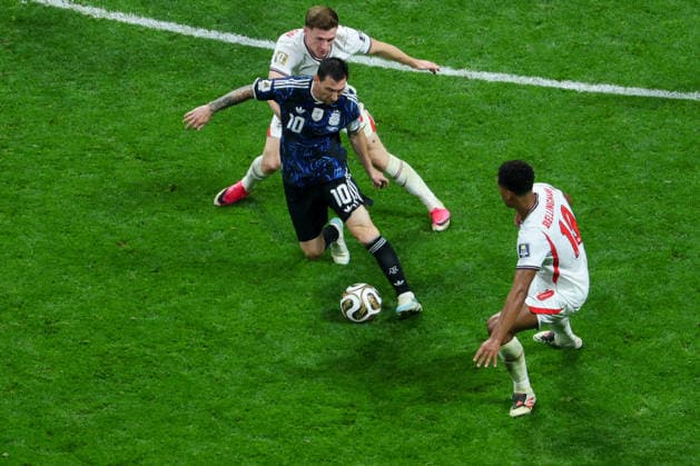 ATLANTA, GEORGIA - JULY 15: Lionel Messi of Team Argentina drives the ball during the FIFA World Cup, WM, Weltmeisterschaft, Fussball 2026 Semi Final match between England and Argentina at Atlanta Stadium on July 15, 2026 in Atlanta, Georgia.  Copyright: xVCGx 111654594769